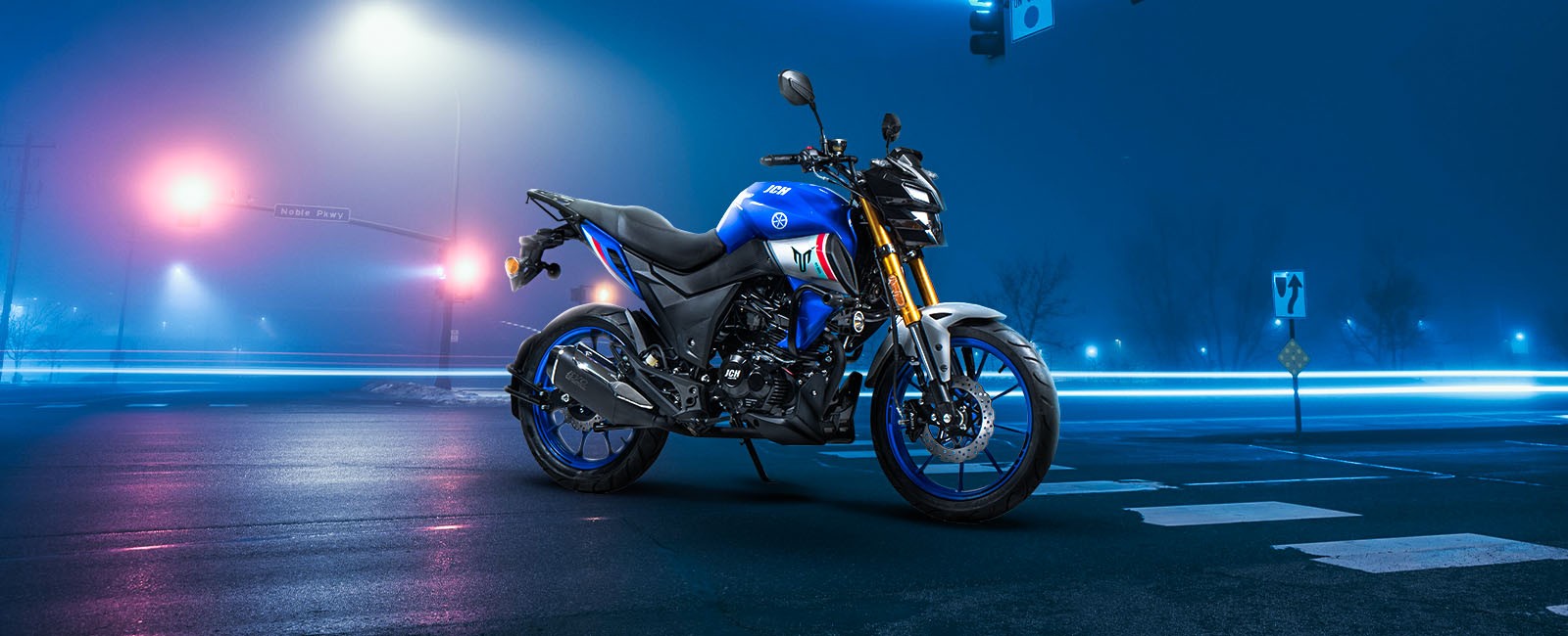 Moto urbana MT 200 en la pista