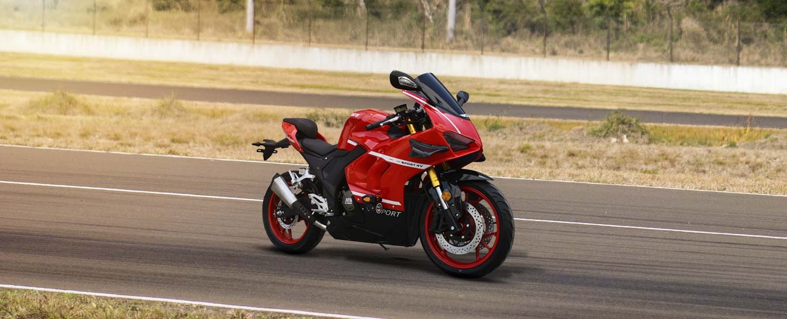 Moto Deportiva SPORT 4V en la pista