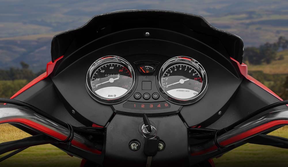 Moto carguero JCH 250A parte del tablero