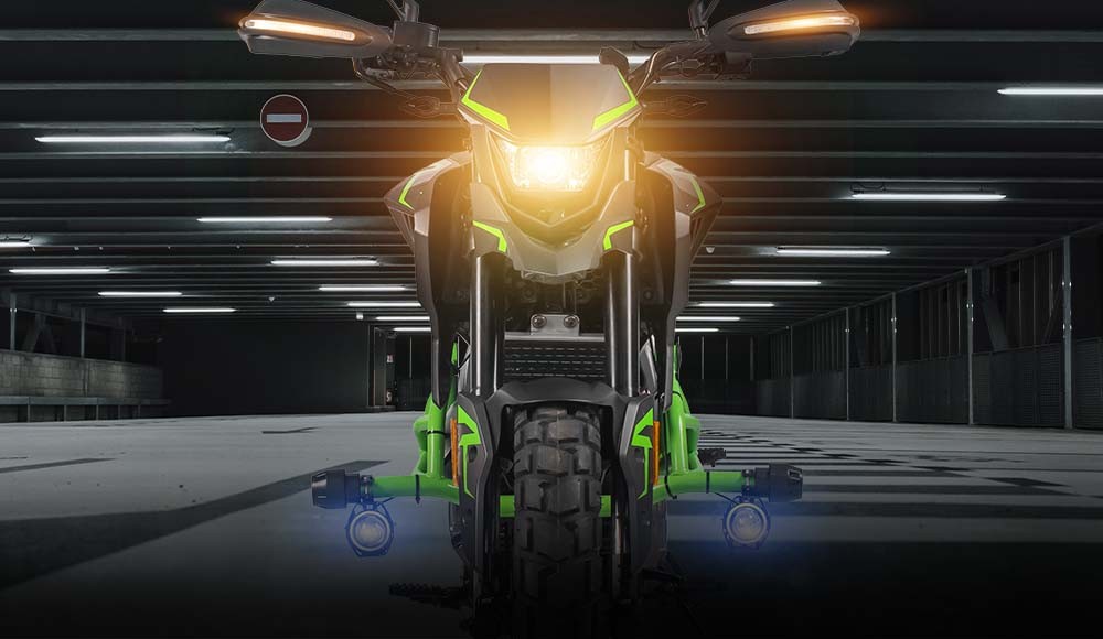 Moto Todoterreno TRAVEL 250 4V parte frontal