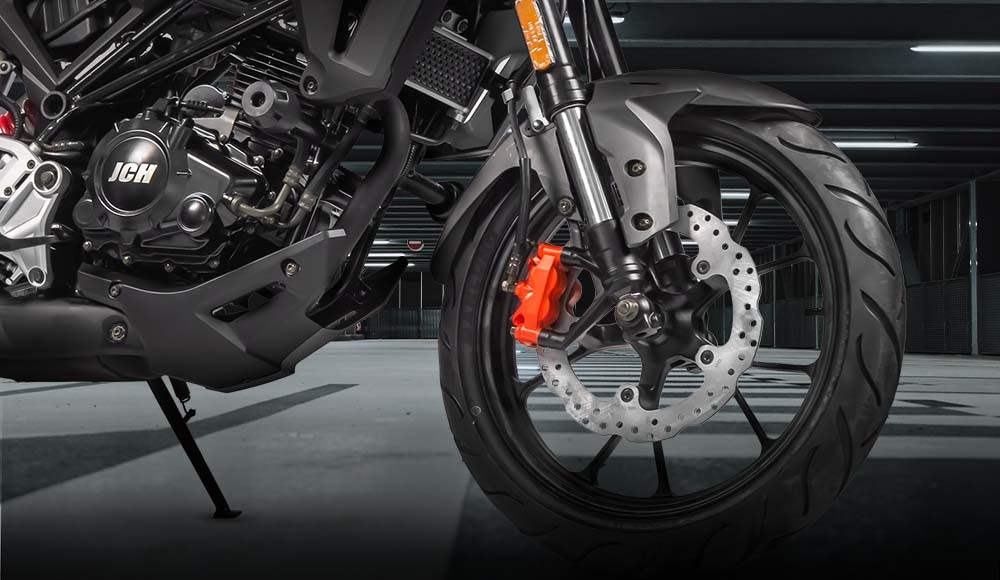 La Moto pistera XDRIVE 250 cuenta con frenos delanteros ideal para una gran pista